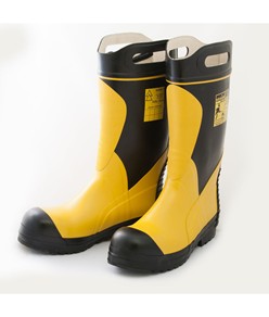 Stivale in gomma dielettrico per antincendio boschivo