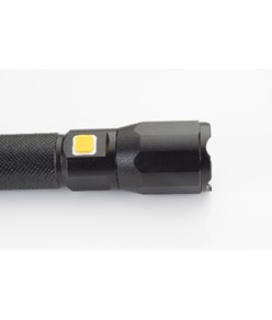 Torcia tattica con fascio focusing CATERPILLAR Torcia tattica con fascio focusing CATERPILLAR