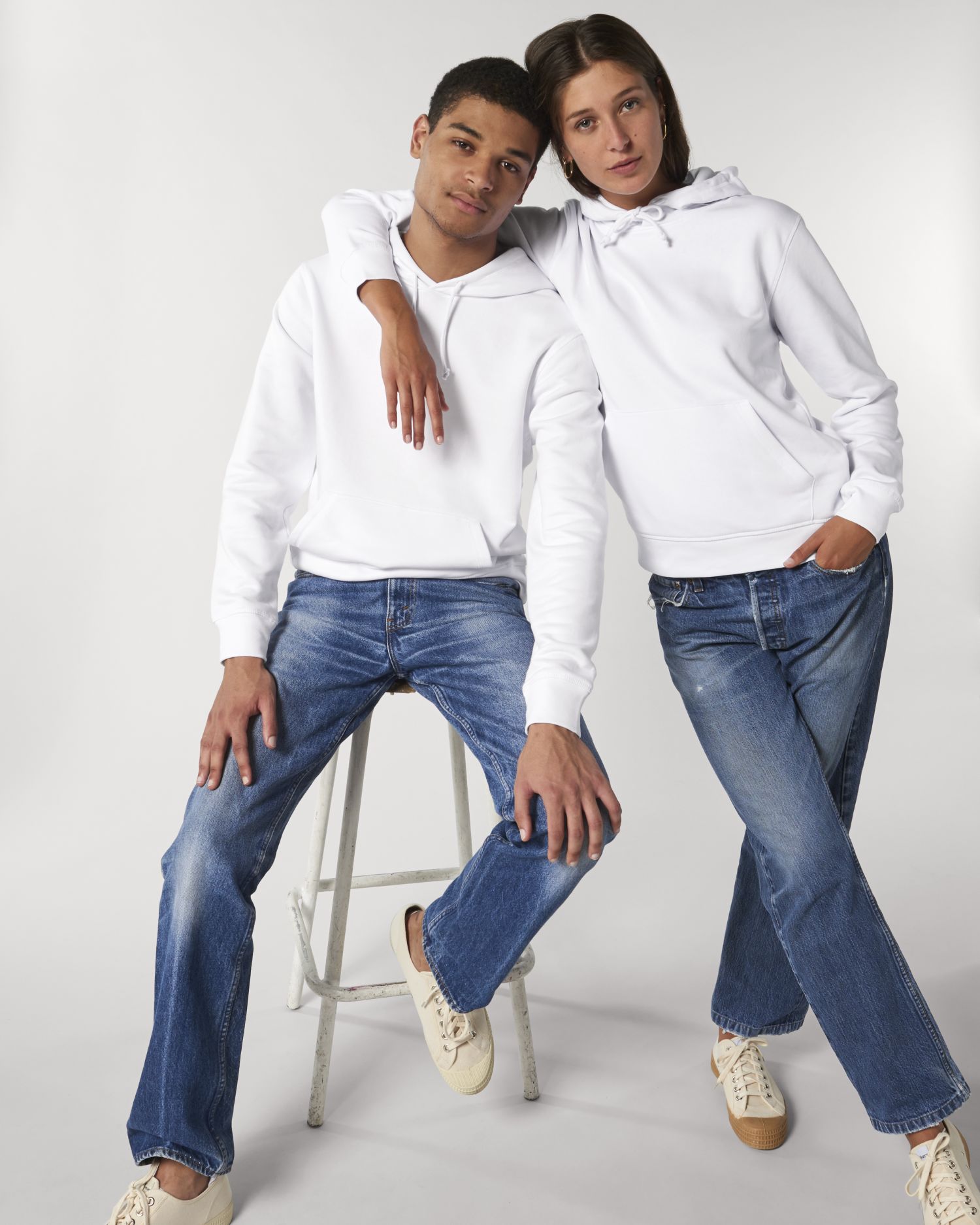 La felpa essenziale unisex con cappuccio Stanley Stella Drummer