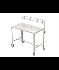 Tavoli strumentario sala operatoria