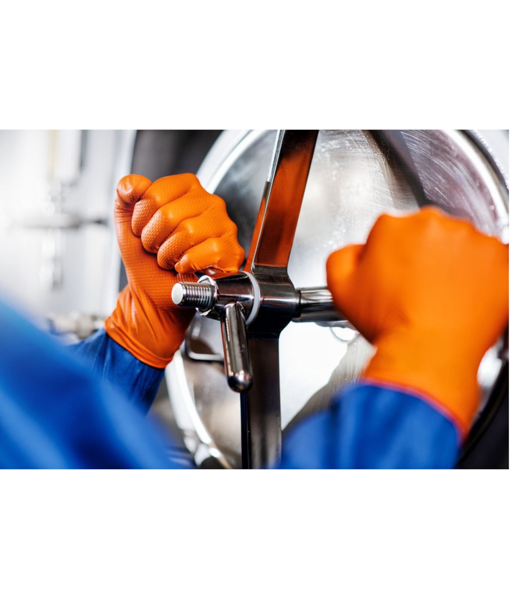 guanti monouso robusti in nitrile Mercator Gogrip Orange in offerta