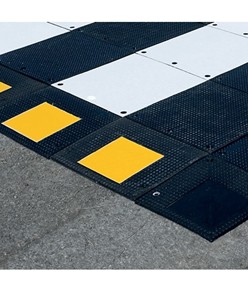 Dosso per passaggio pedonale componibile h7 cm