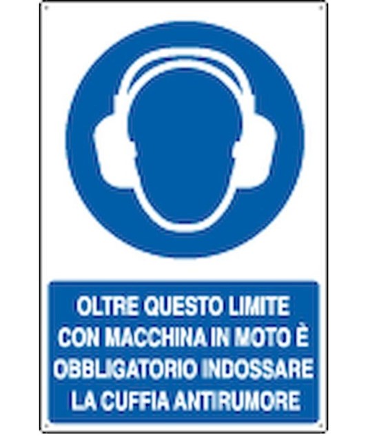 Cartello oltre questo limite con macchian in moto è obbligatorio indossare Cartello oltre questo limite con macchian in moto è obbligatorio indossare
