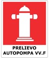 Cartello antincendio con scritta 'prelievo autopompa vv.f.'