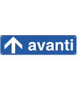 Cartello con scritta 'avanti'