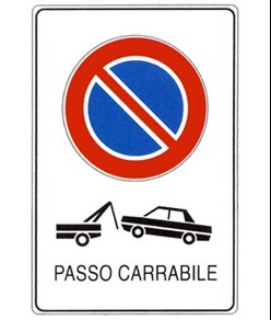 Cartello 'passo carrabile'