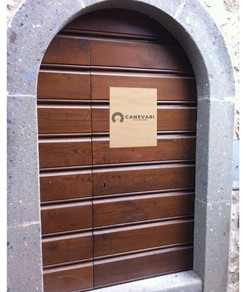 Cartello personalizzato con incisione a laser su legno  formato verticale