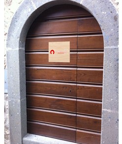 Cartello personalizzato con stampa su legno formato quadrato