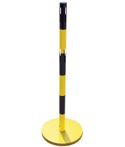 Paletto parapedonale in ferro con asole a 4 vie.