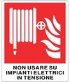 Cartello con scritta 'non usare su impianti elettrici in tensione'