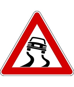 Cartello strada sdrucciolevole