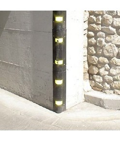 Paraspigoli angolare in PVC rigido