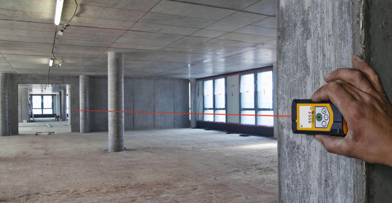 Misuratore di distanza laser con 8 funzioni di misurazione e display retro-illuminato Stabila LD320