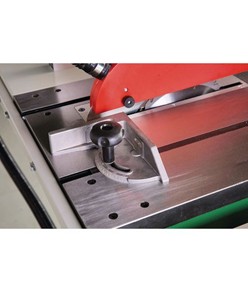 Sega circolare con potente motore da 2,1 kW