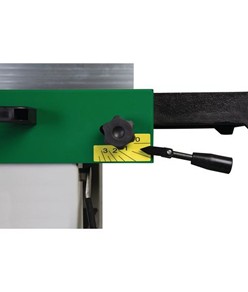 Pialla combinata a filo e spessore con avanzamento automatico del pezzo, interruttore d'emergenza e cappa aspira trucioli integrata