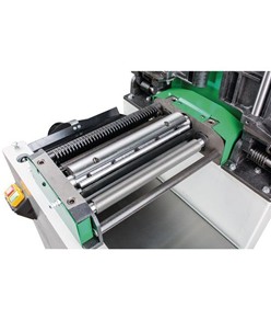 Pialla combinata a filo e spessore con avanzamento automatico del pezzo, interruttore d'emergenza e cappa aspira trucioli integrata