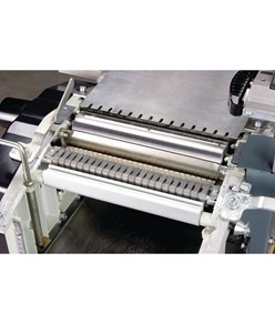 Pialla combinata a filo e spessore con rullo d'uscita gommato e albero portalama