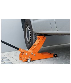 Cric a carrello speciale dotato di leva azionamento pompa Cric a carrello speciale dotato di leva azionamento pompa