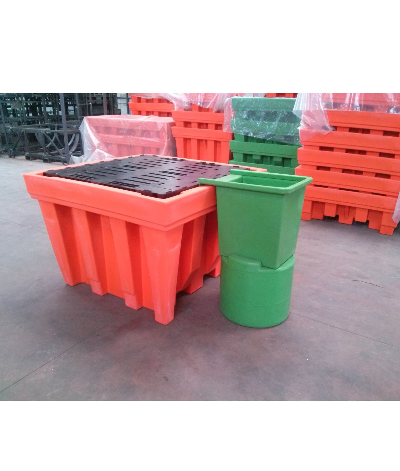 Vasca di contenimento liquidi per cisterna