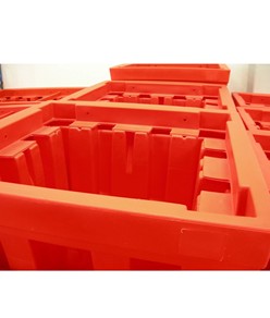 Vasca di contenimento liquidi per cisterna