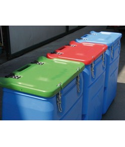 Box carrellato in polietilene  omologato per il trasporto ADR