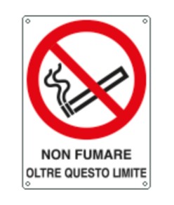 Cartello di divieto 'non fumare oltre questo limite'