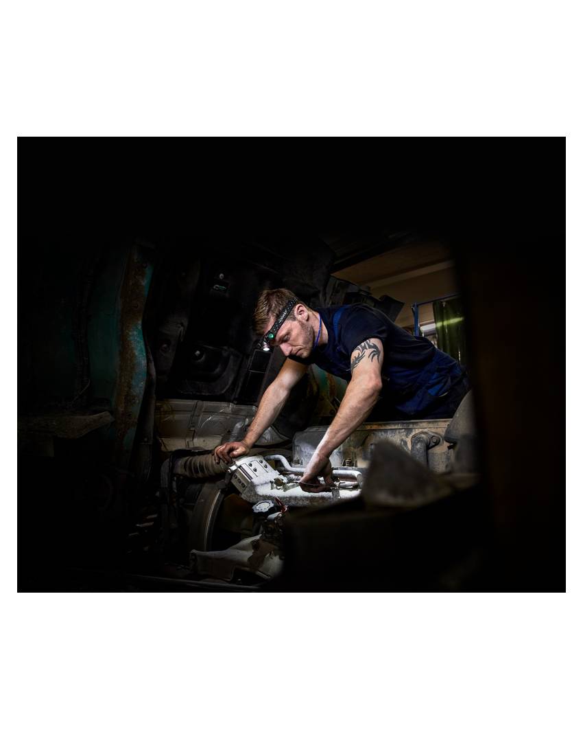 XPH30R torcia frontale ricaricabile confezione per la vendita. Coast