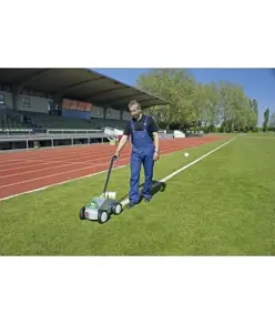 Traccialinee uso sportivo per tracciare linee su prati Ampere Sport Striper