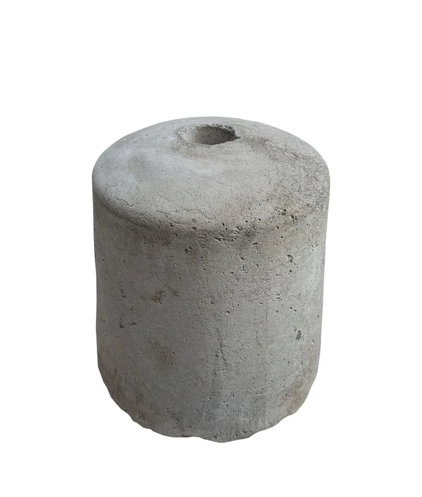Panettone stradale in cemento Safemax con foro per palo, per installazioni stradali - altezza circa 35 cm