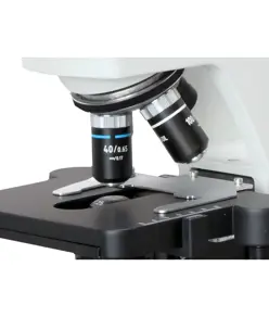 Microscopio biologico