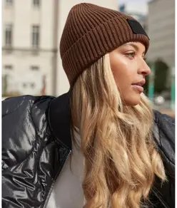 Berretto fashion con toppa Beechfield