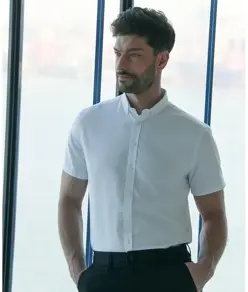 Camicia Oxford moderna a maniche corte Henbury