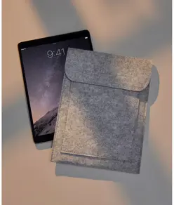 Custodia per iPad in feltro Bagbase