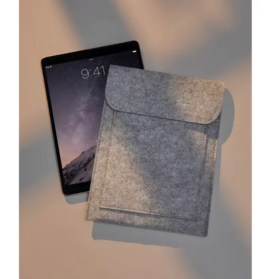 Custodia per iPad in feltro Bagbase