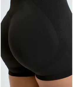 Pantaloncini arricciati da donna riciclati TriDri® TriDri