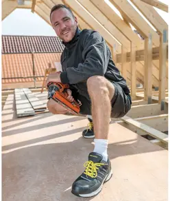 Scarpa antinfortunistica da ginnastica leggera Result Workguard