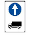 Cartello direzione obbligatoria autocarri freccia avanti