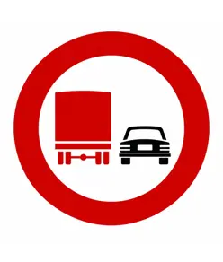 Cartello divieto di sorpasso per veicoli superiori a 3,5 t