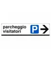 Cartello 'parcheggio visitatori'