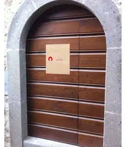 Cartello personalizzato con stampa su legno formato verticale