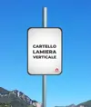 Cartello personalizzato in lamiera scatolata formato verticale