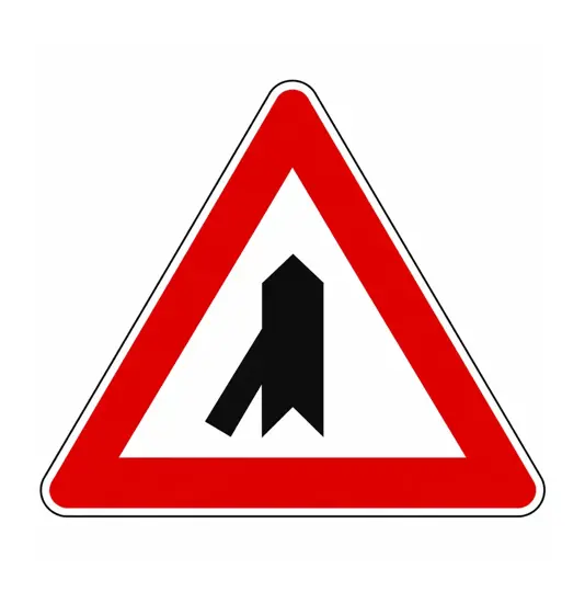 Cartello stradale confluenza a sinistra