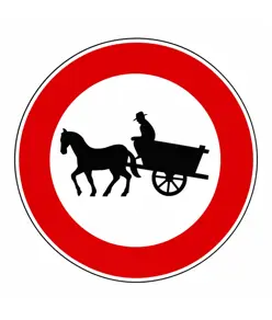Cartello transito vietato ai veicoli a trazione animale