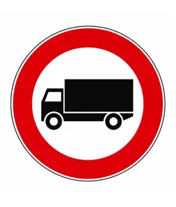 Cartello vietato il transito ai mezzi pesanti