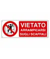 etichette adesive 'vietato arrampicarsi sugli scaffali'