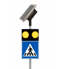 Lampeggianti strisce pedonali  con targhe e pannelli fotovoltaici