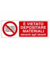 pellicole autoadesive  E' vietato depositare materiale davanti agli idranti