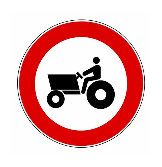 Segnale stradale divieto di transito alle macchine agricole