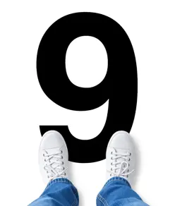 Segnaletica adesiva da pavimento con lettere e numeri