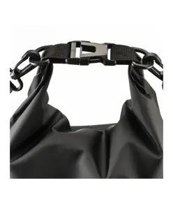 Borsa a tracolla waterproof in tarpaulin con tracolla regolabile